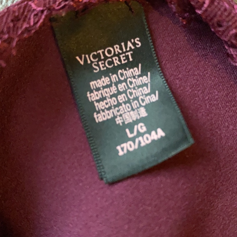 Victoria’s Secret - Picture 3 of 4